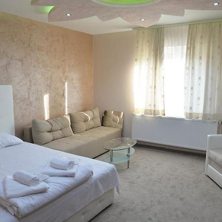 Villa Lunar Lux Κρούσεβατς Εξωτερικό φωτογραφία