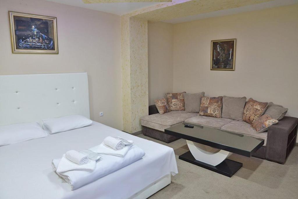 Villa Lunar Lux Κρούσεβατς Εξωτερικό φωτογραφία